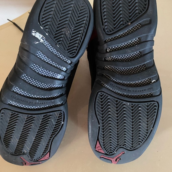Jordan’s Boys size 6.5 Retro 12 - Picture 9 of 11